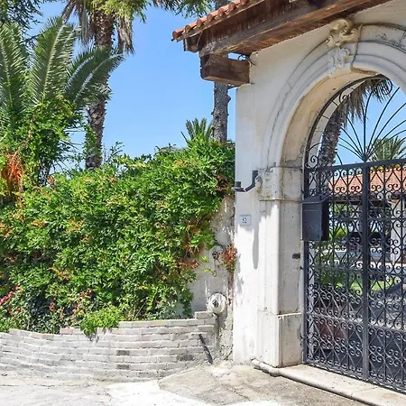 度假居 Emeliarco *