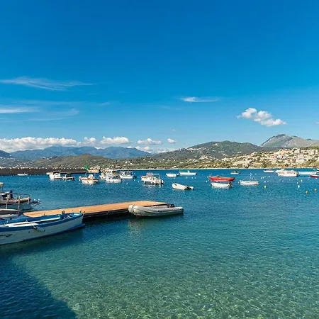 度假居 Emeliarco *