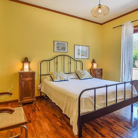 度假居 Emeliarco *