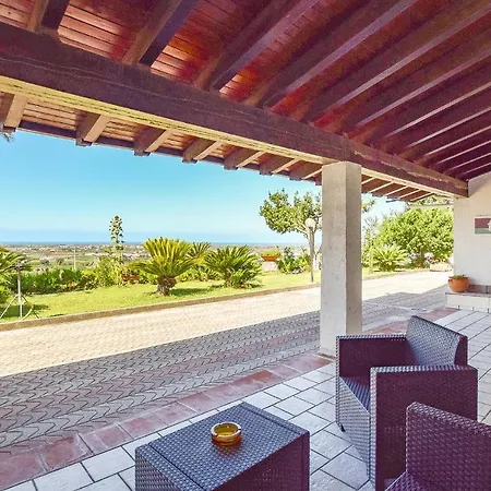 Holiday home Emeliarco *