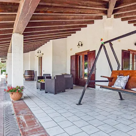 Holiday home Emeliarco *