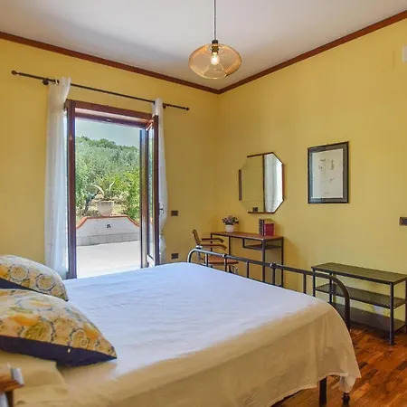 Holiday home Emeliarco