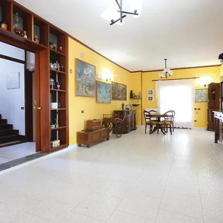 Holiday home Emeliarco