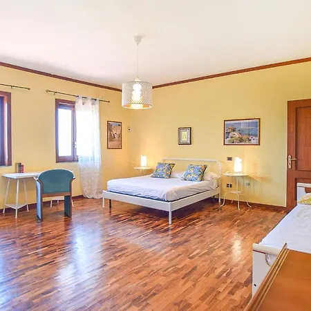 Holiday home Emeliarco *
